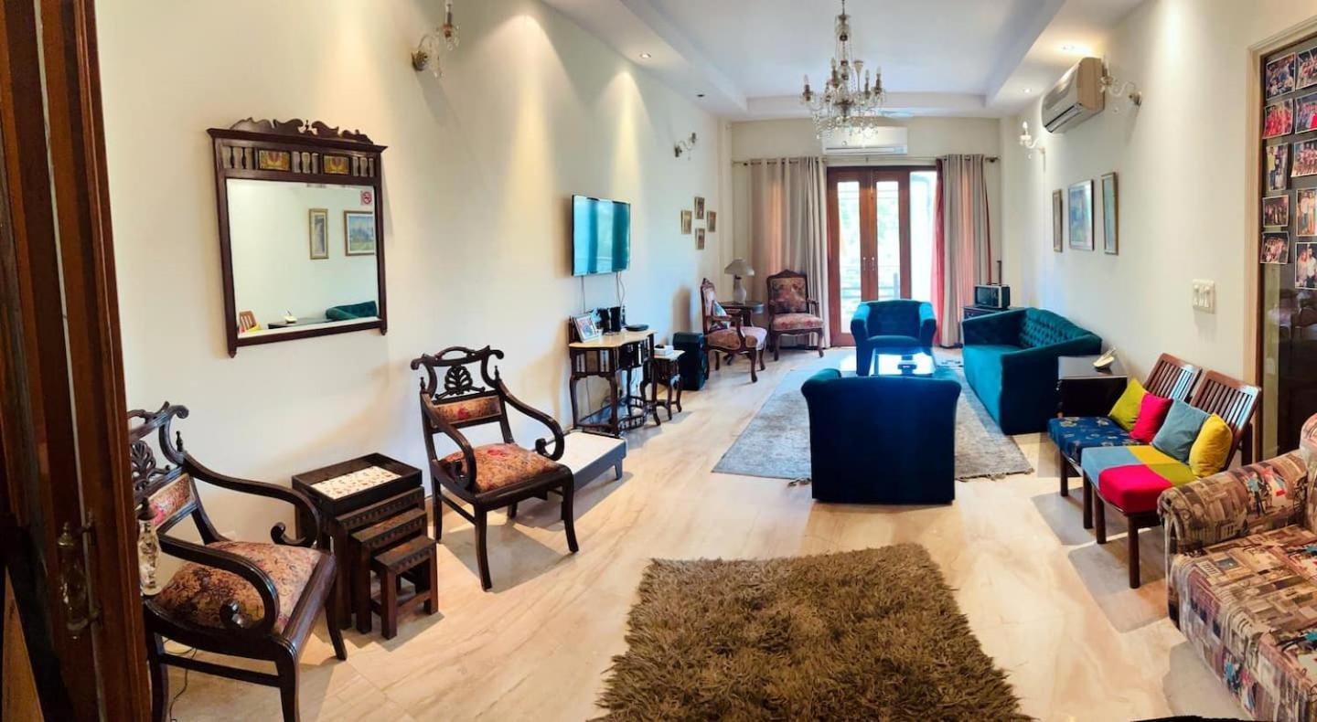 Apartment Leisure In New Delhi